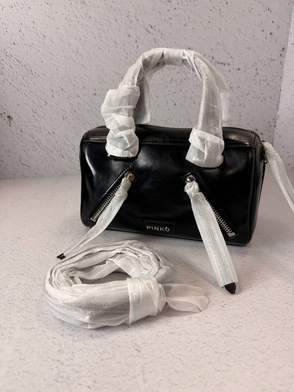 сумка Pinko Leather Bowling Bag Black