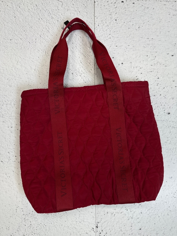 сумка Victoria's Secret Quilted Tote Red